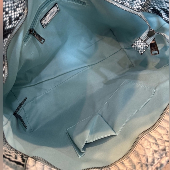 NWT Badgley Mischka Tote with Snake Print - Picture 11 of 11
